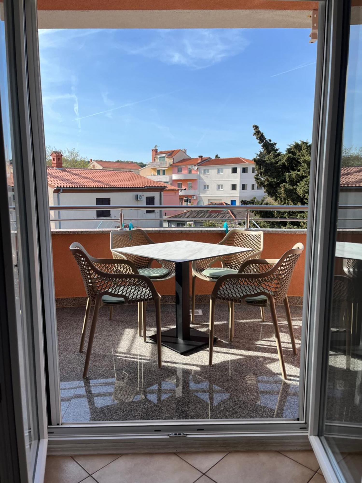 Apartment Sunny *